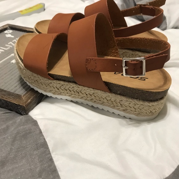 New! Sandals Wedges Tan 2 Strap 2" Heel Espadrille - Picture 3 of 7